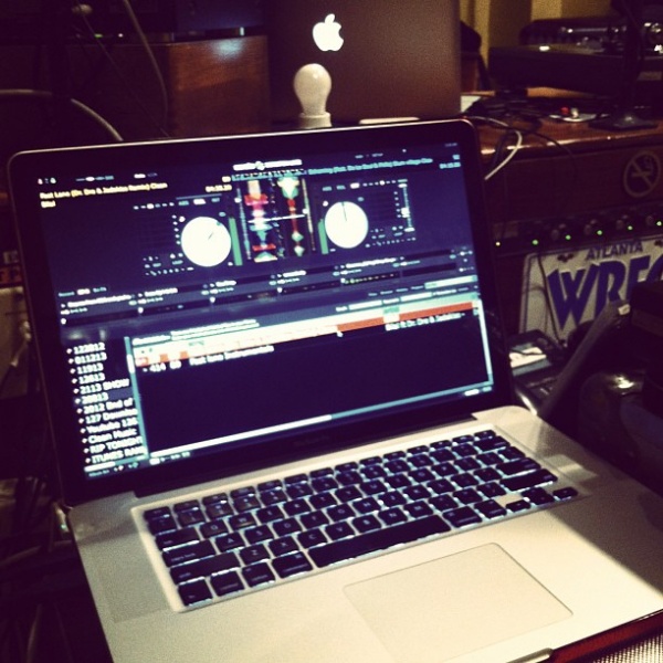 The Remix (02-02-13) - Dj Yogi Mix and The Big Game Oh Well