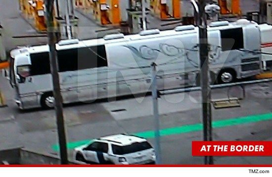 Rihanna Tour Buses Stopped And Drugs Found