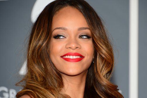 Rihanna's MAC Lipstick Sells Out in 3 Hours!