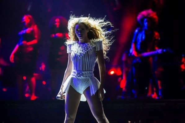 Beyoncé's "Grown Woman" (Pepsi Commercial Song) Beyoncé's "Grown Woman" (Pepsi Commercial Song)