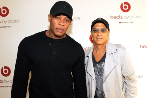 Dr. Dre Catches Heat For Donating $35 Million To USC And Not A Black College Dr. Dre Catches Heat For Donating $35 Million To USC And Not A Black College