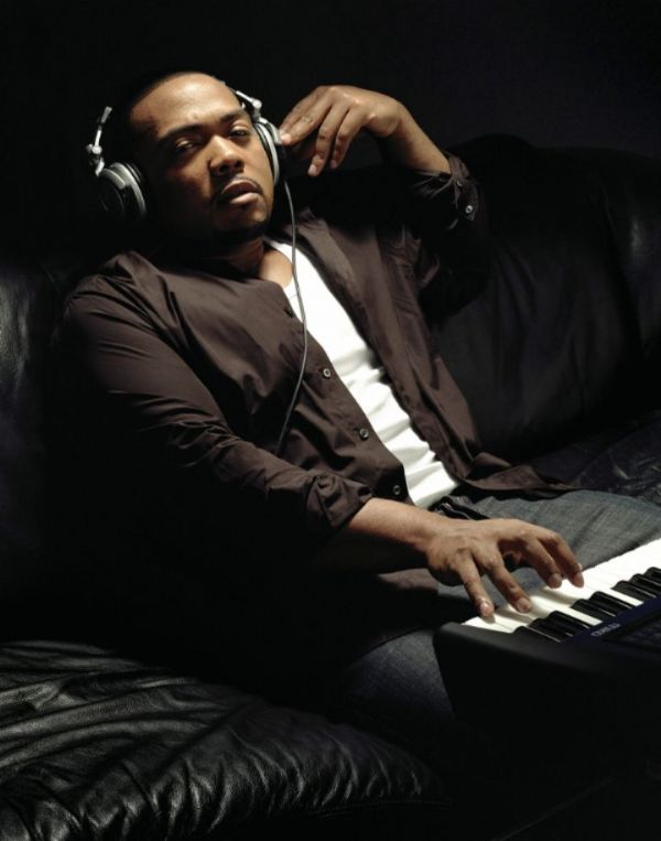 TIMBALAND Sings "Say Something" At Surprise Concert