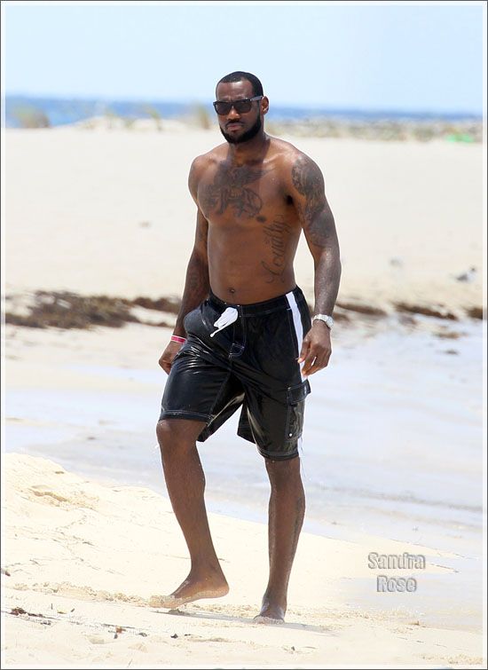 Miami Heat star Lebron James and his baby mama Savannah Brinson splashed in