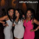 Ashanti, her sister and mother