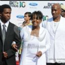 Anita Baker and family attend the 2010 BET Awards