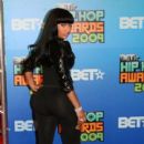 Nicki Minaj rocks the red carpet @ '09 BET Hip-Hop Awards