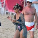 Rihanna spends Christmas in 2010 in Barbados