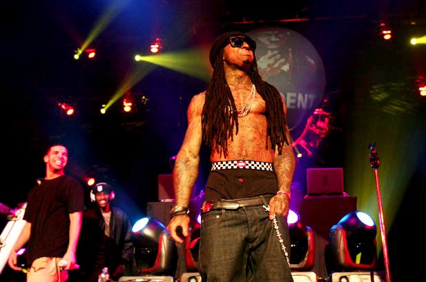 Lil Wayne and Drake performing