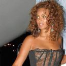 Beyonce...peek-a-boo!