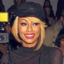 Keri Hilson gives a little upskirt action