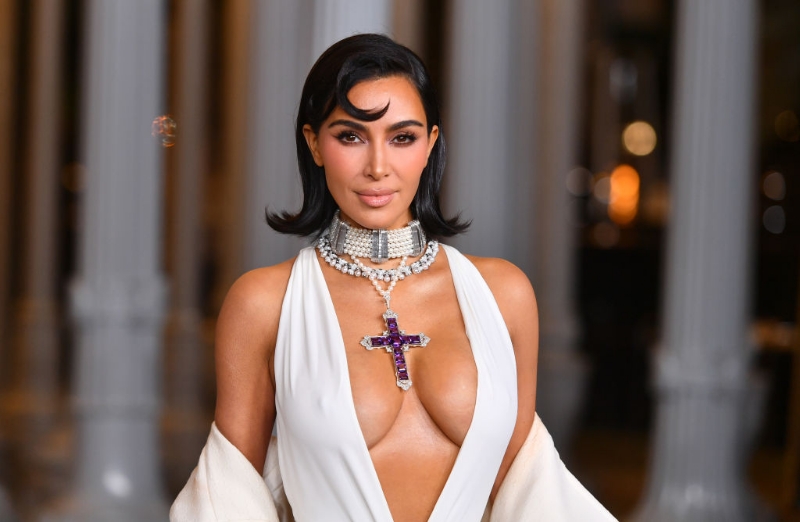 Kim Kardashian Is Kovertly Krushing On Mystery Man In 'The Kardashians' Trailer: 'I Was Fully Lying 