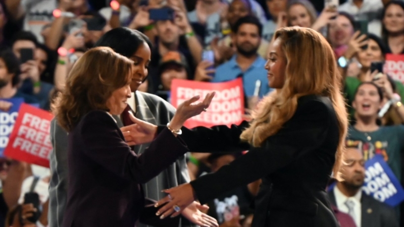 Beyoncé Introduces Kamala Harris At Houston Rally