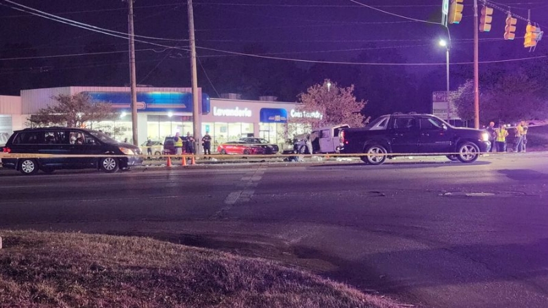3 critically injured in crash on north side of Indianapolis