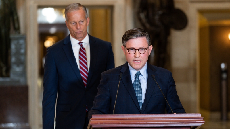 Both Parties Are Resigned to Deadlock as Shutdown Takes Hold