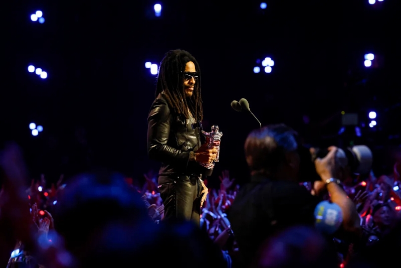 The NBA returns to NBC with Grammy award winner Lenny Kravitz starring in Sunday Night Basketball in