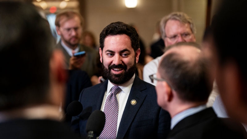 Trump Aimed Shutdown Cuts at Democrats, but G.O.P. Districts Are Hit, Too