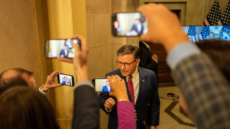 Inside the Capitol, A Heated Spat Over the Shutdown and Epstein