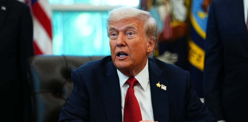 Trump's ratings steady as the US government shutdown drags into