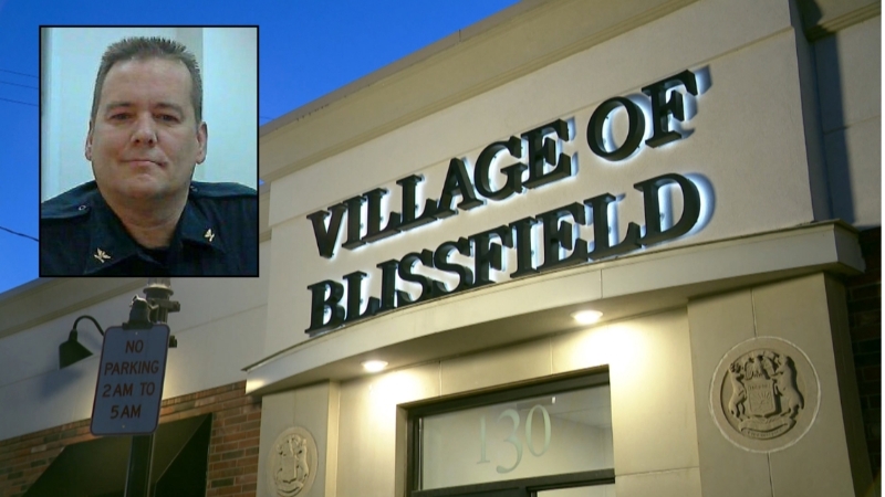 Blissfield police chief shoots 2 dogs, killing 1; witness says he yelled he was 'afraid for his life