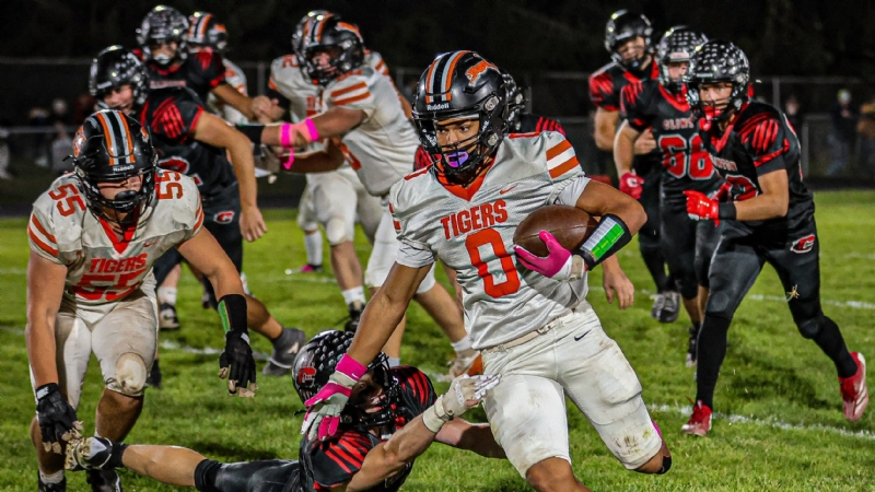 Hudson football emphatic in state-ranked showdown win over Clinton