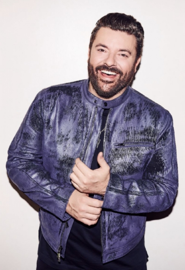 Chris Young Counts Down to his 10th Album "I Didn't Come Here To Leave" Out Oct 17