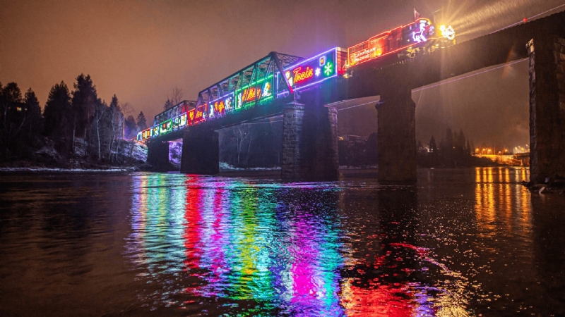 Glimmering holiday train to pass through Lenawee County. Here's when to see the locomotive