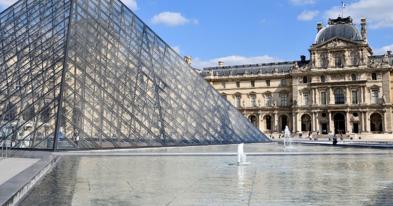 Louvre museum in Paris closes immediately for 'exceptional reasons'