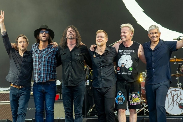 Foo Fighters Hint That New Music Is On The Way: 'About To Take Flight'
