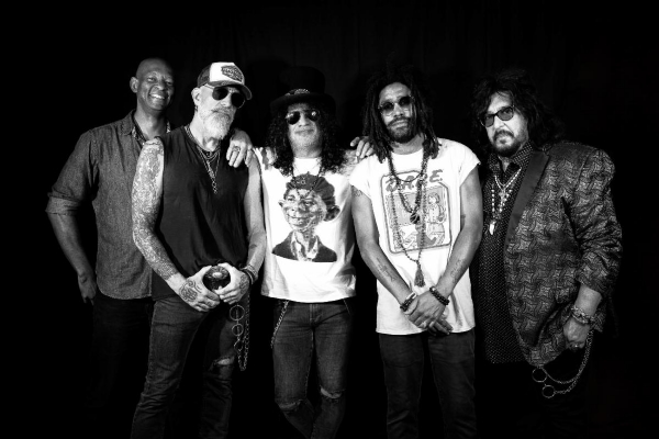 Slash drops electrifying single "Crossroads (Live)"