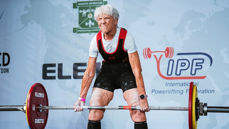 Minnesota senior joined gym to lose weight; now she's breaking records lifting it