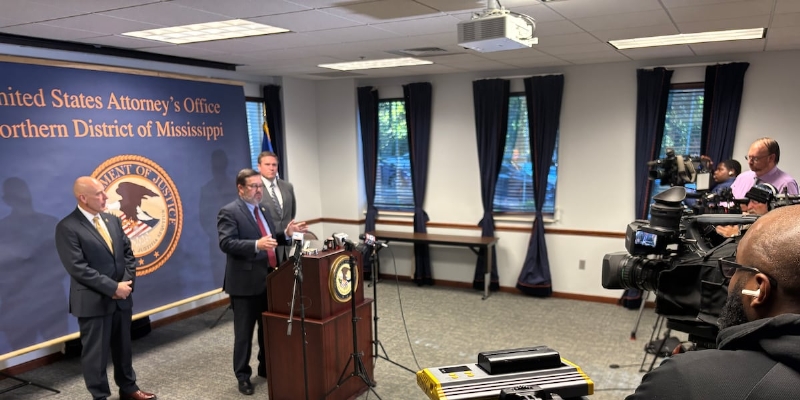 2 sheriffs, 12 officers arrested in Mississippi 'drug trafficking takedown'