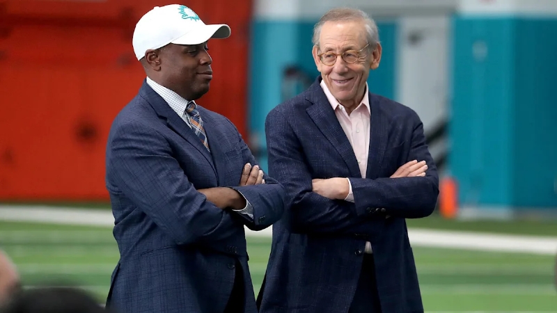 Dolphins 'mutually part ways' with GM Chris Grier; Mike McDaniel reportedly to remain head coach