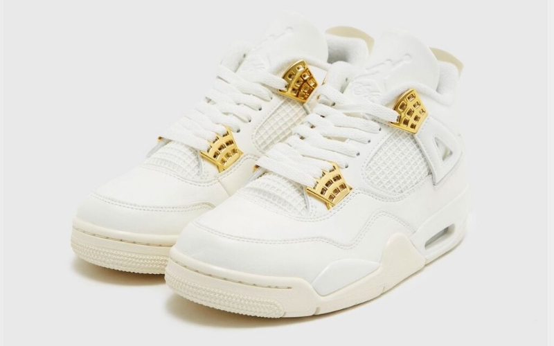 Air Jordan 4 "Sail" Gets Complete Photos