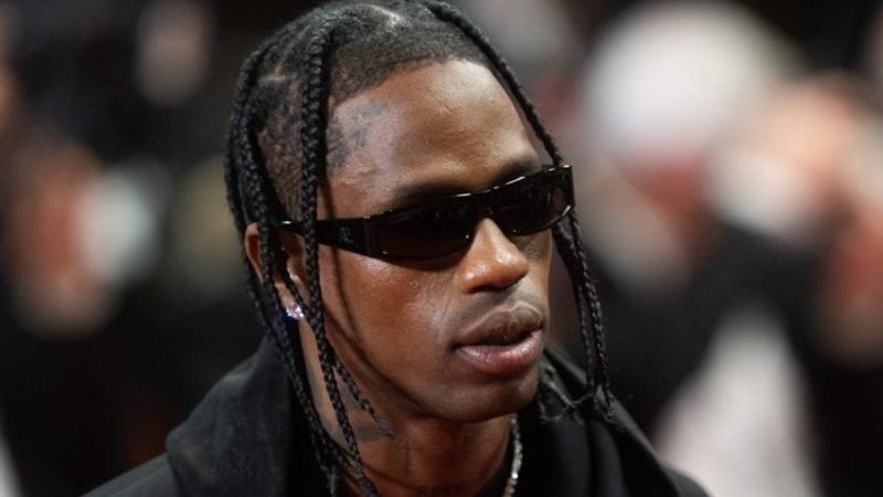 Travis Scott Hijacks Red Carpet Interview & Interviews Himself