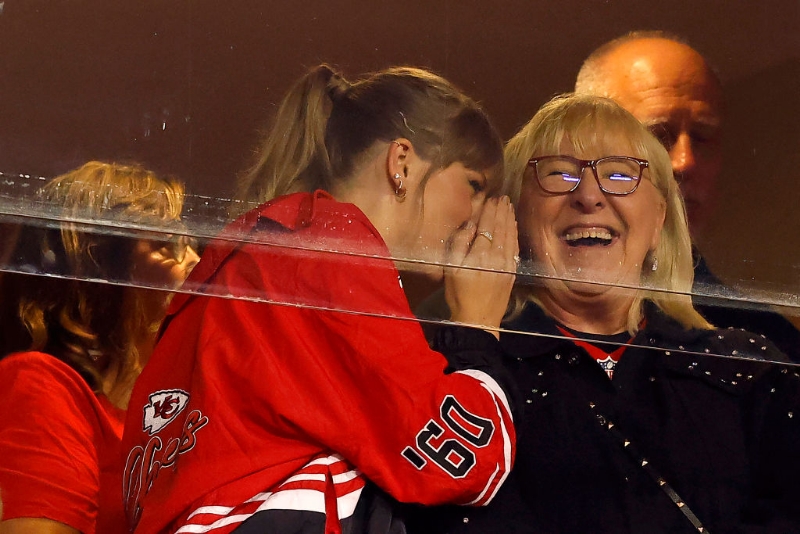 In White Folks News: Travis Kelce's Mom Says He 'Likes Attention' From Taylor Swift Relationship, Jo