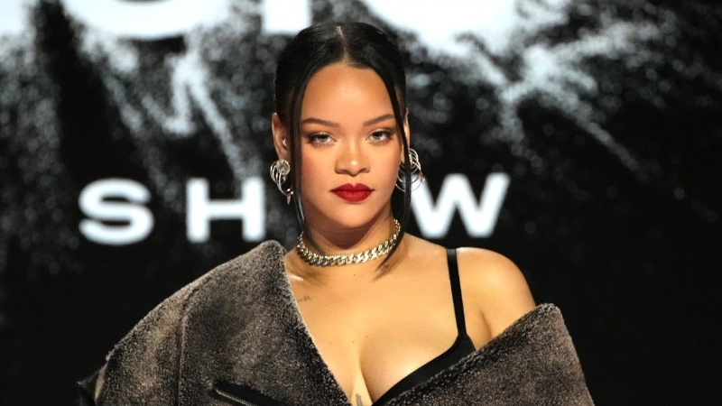 Rihanna's Booty-Rubbing Video Turns Internet Into Horny Mess