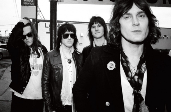 Tuk Smith & The Restless Hearts "Troubled Paradise"