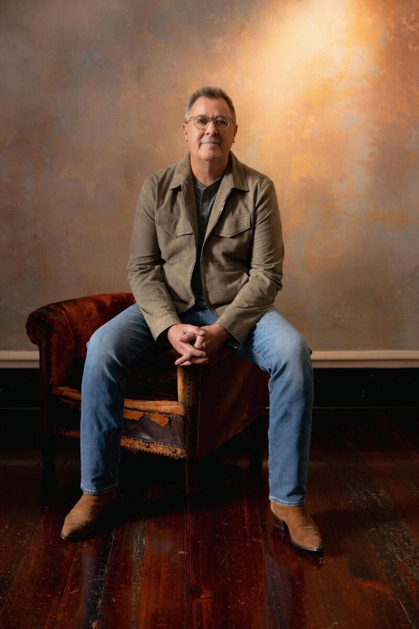 Vince Gill To Receive The 2025 Cma Willie Nelson Lifetime Achievement Award