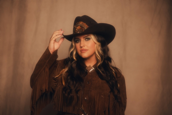 Taylor Austin Dye Releases Latest Track, "Little Green Men"