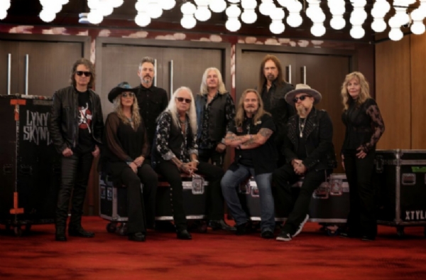 LYNYRD SKYNYRD Honors Veterans Day with New Live Video "Red White and Blue"