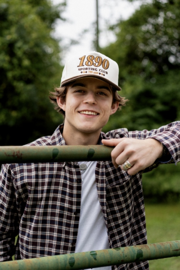 Country's Rising Star, Waylon Wyatt, Releases New Single "Frostbite"