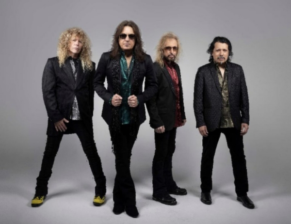 Legendary Heavy Metallers STRYPER Release Long-Awaited Christmas Album 'The Greatest Gift of All'