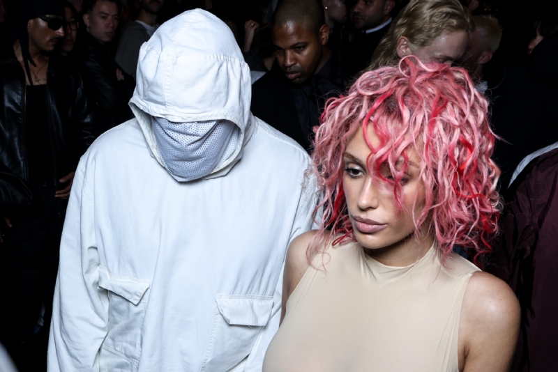 Bianca Censori Has Fans Comparing Her To Kim Kardashian After Latest Outfit