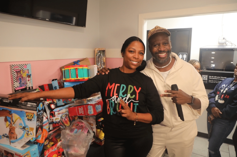 'A Funky Good Christmas' Funky Dineva's 'Down To The Bar' Brings X-Mas Joy To ATL Foster Children
