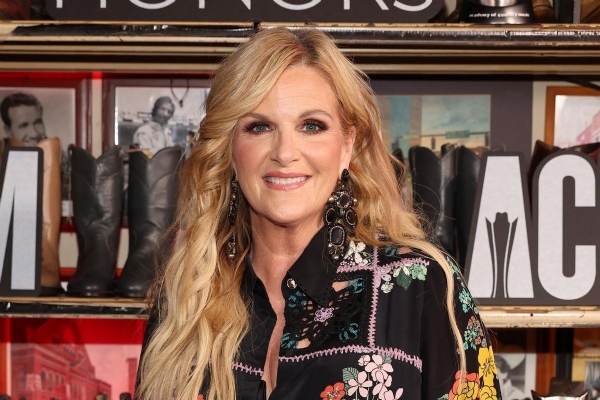Trisha Yearwood Reveals Her Favorite Holiday Traditions And What She's Baking This Christmas
