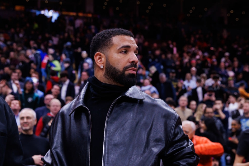 Champagne Papi Pouting? Drake Rants Onstage About Exes 'Hours Before' SZA & Serena Williams Join Ken