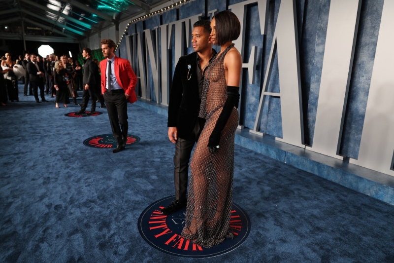 Ciara's Sheer Dress Teases Her Fantastic Figure During Vanity Fair's Oscars Party
