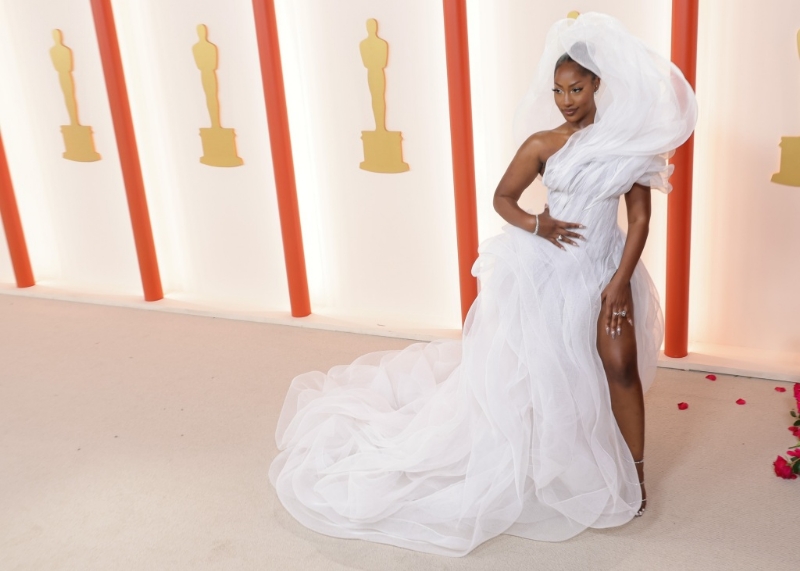 Tems Explains Viral Oscars Dress After Facing Backlash On Twitter