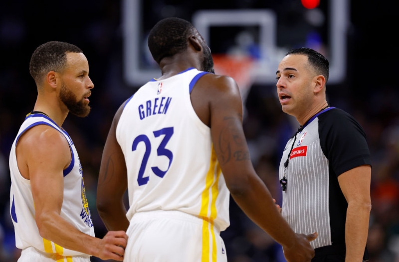 Stephen Curry Emotional & Close To Tears After Draymond Green Gets Ejected Four Minutes Into Must-Wi