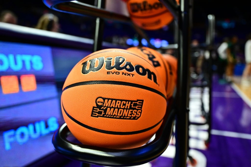 #MarchMadness:  NCAA Basketball Tournament Sweet 16 Brackets Take Shape, Fans Reacts